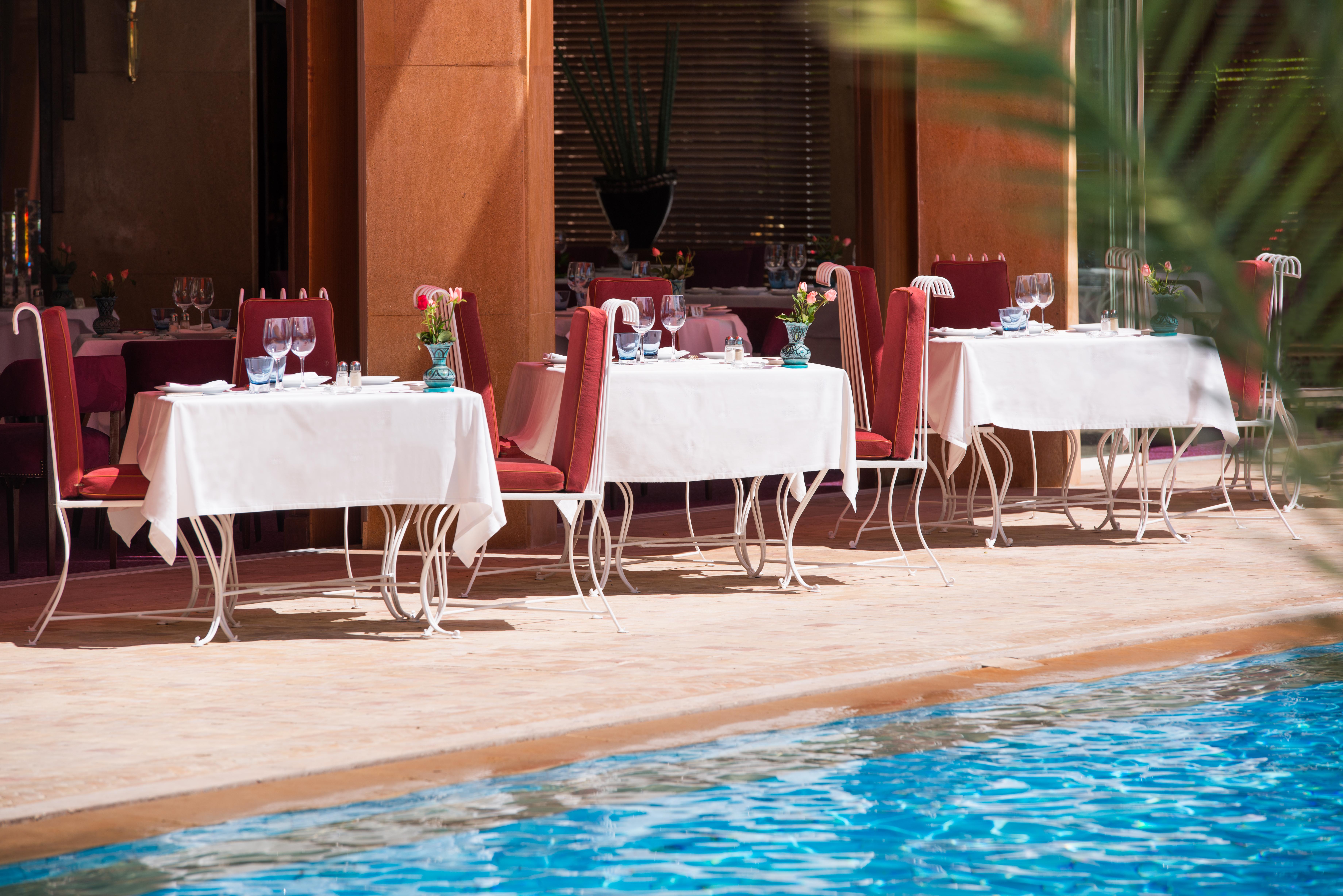 Es Saadi Marrakech Resort - Hotel Marrakesh Exterior photo The pool at the Four Seasons Hotel