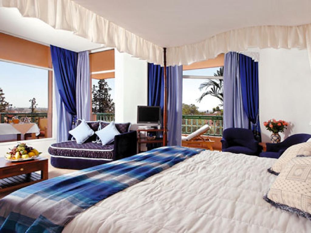 Es Saadi Marrakech Resort - Hotel Marrakesh Exterior photo A suite at the hotel