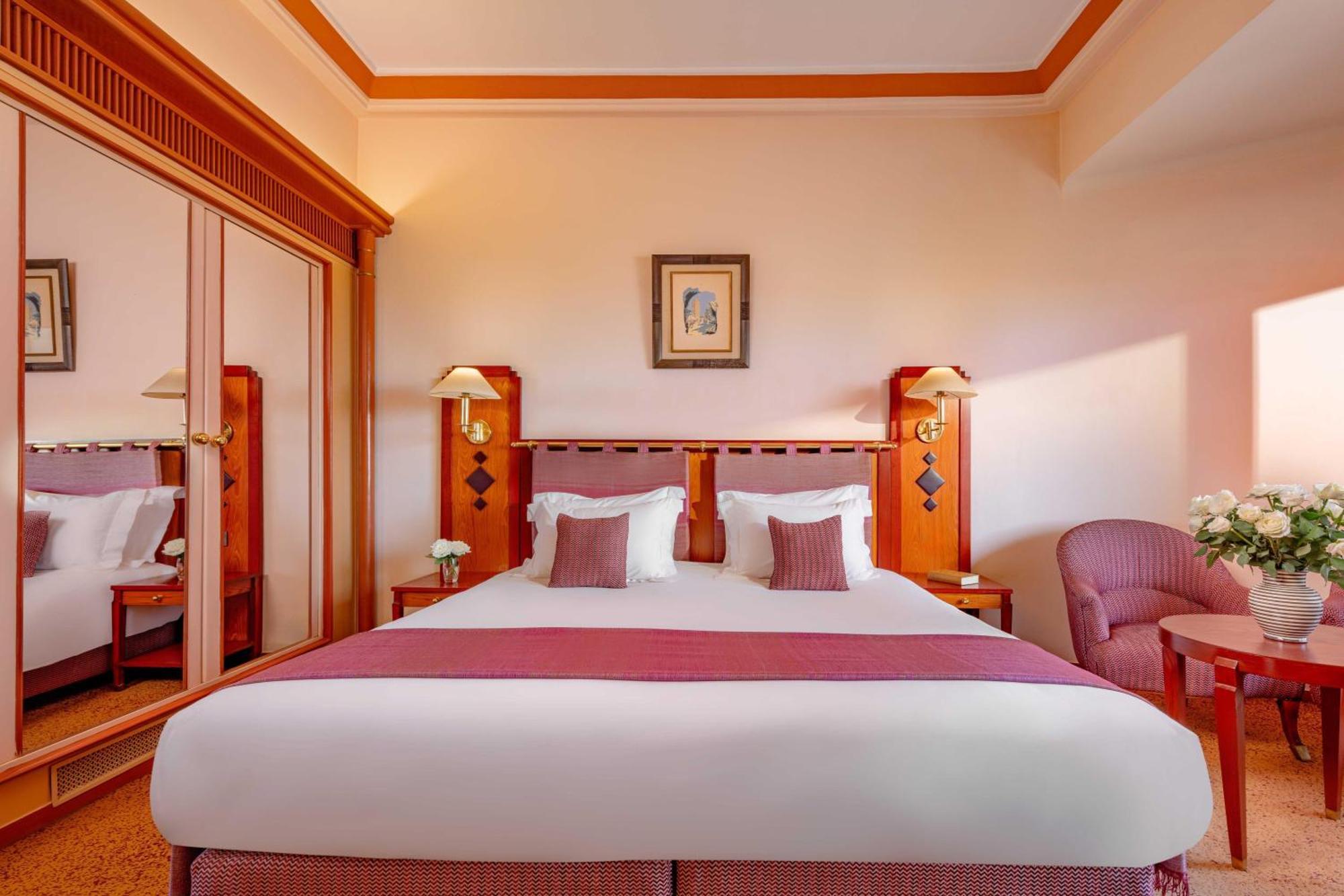 Es Saadi Marrakech Resort - Hotel Marrakesh Exterior photo A room at the hotel